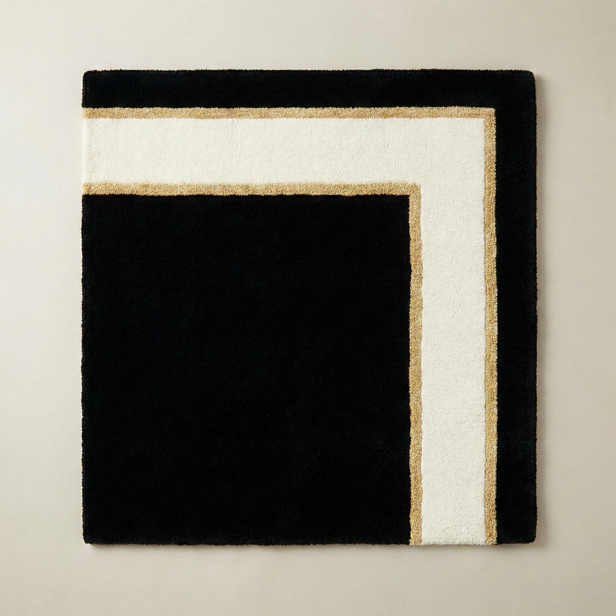 CARRÉ NOIR – Sample