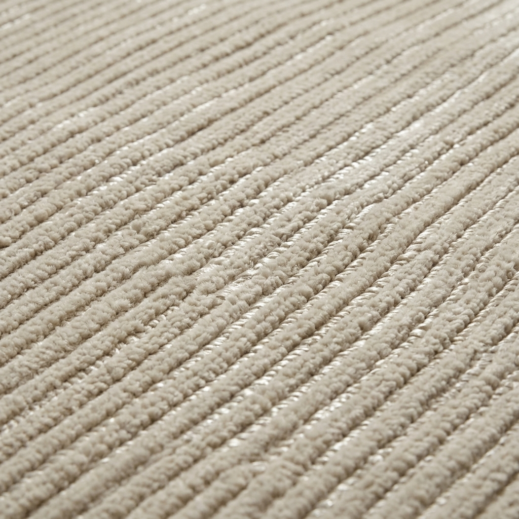 Linear Silk — Macro Detail