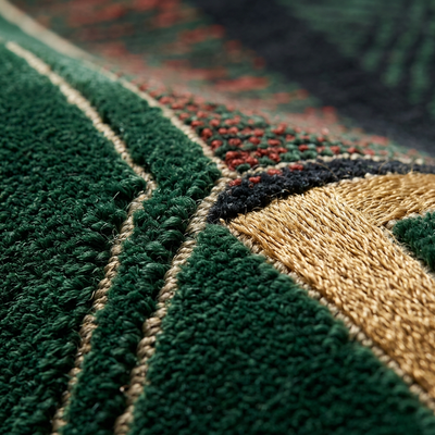 Marlborough Line — Macro Detail