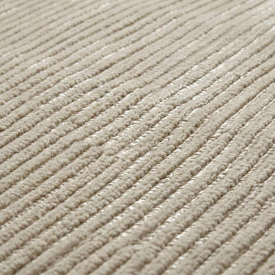 Linear Silk — Macro Detail
