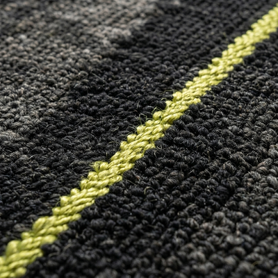 Granite Drift — Macro Detail