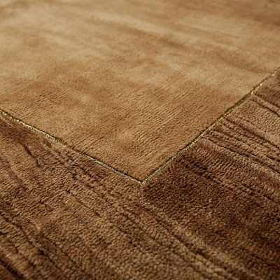 Oak Drift — Macro Detail